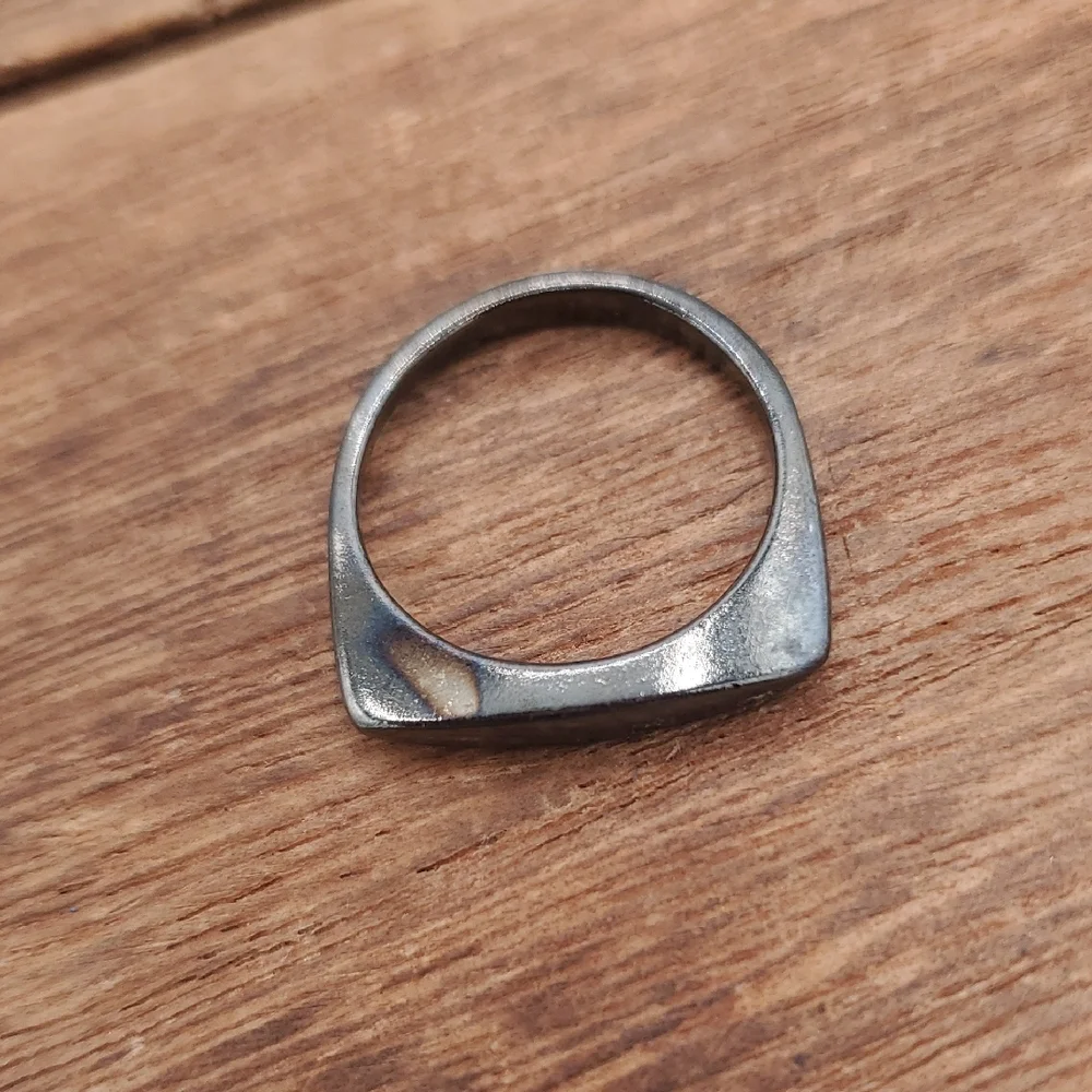 Men's Black Sleek Metal ‎ Ring   R807